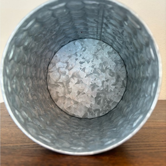 Decorative Honeycomb Patterned Vase - Blue and Gold - Picture 4 of 6